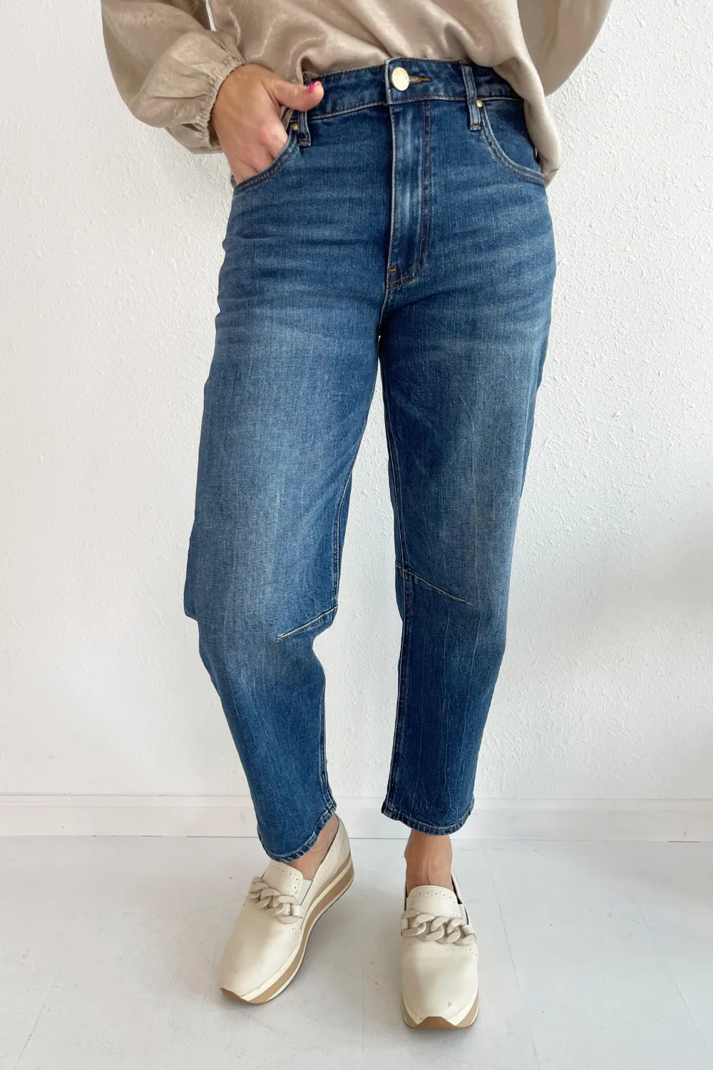 Ashley High Rise Slouchy Barrel Straight Leg