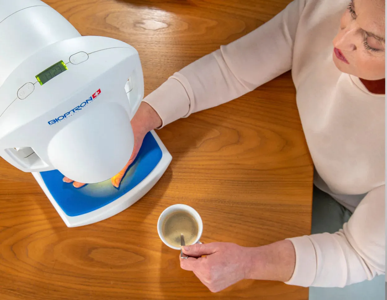 BIOPTRON PRO 1 with Table Stand
