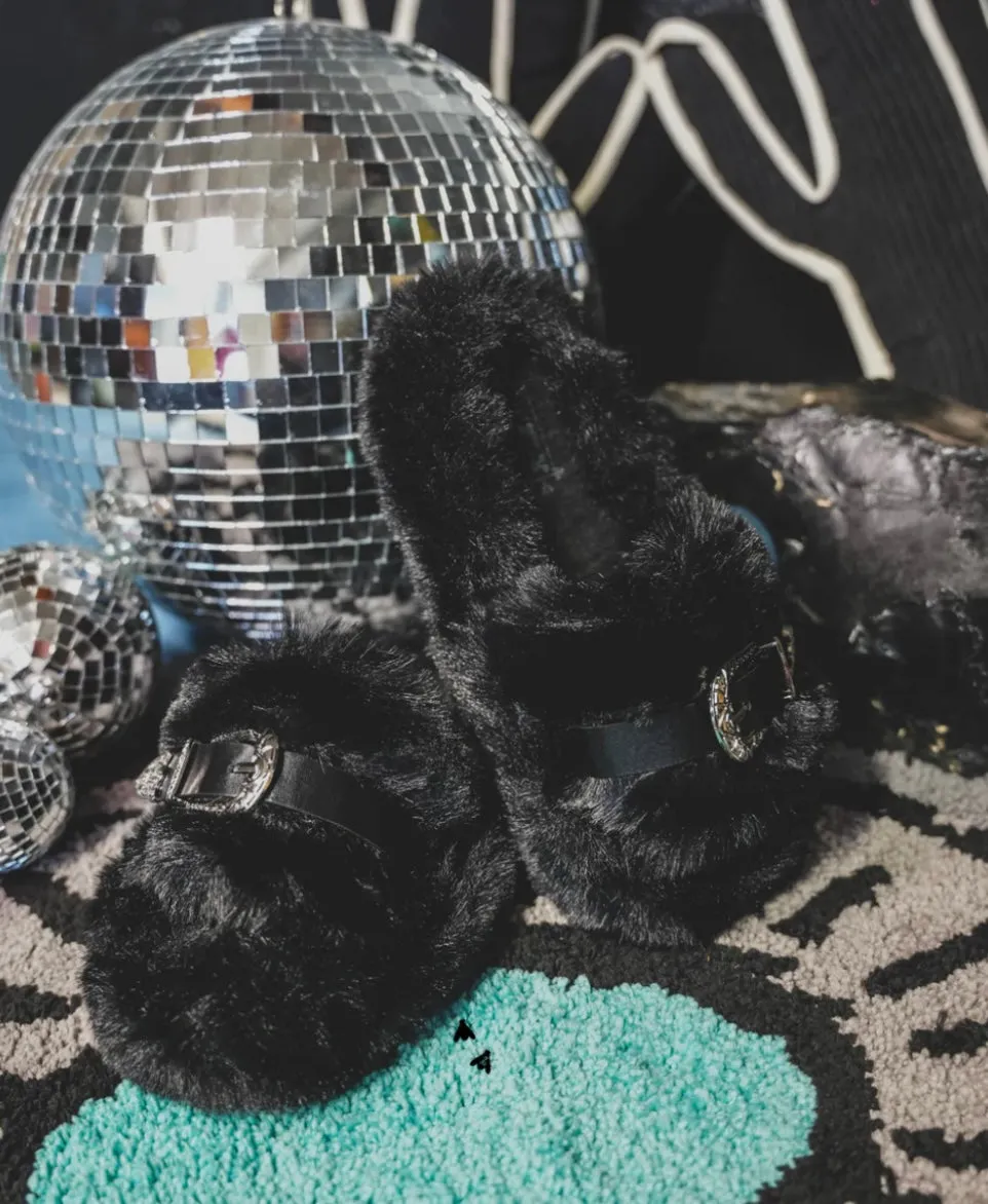 Home buckles SLIPPERS    BLACK