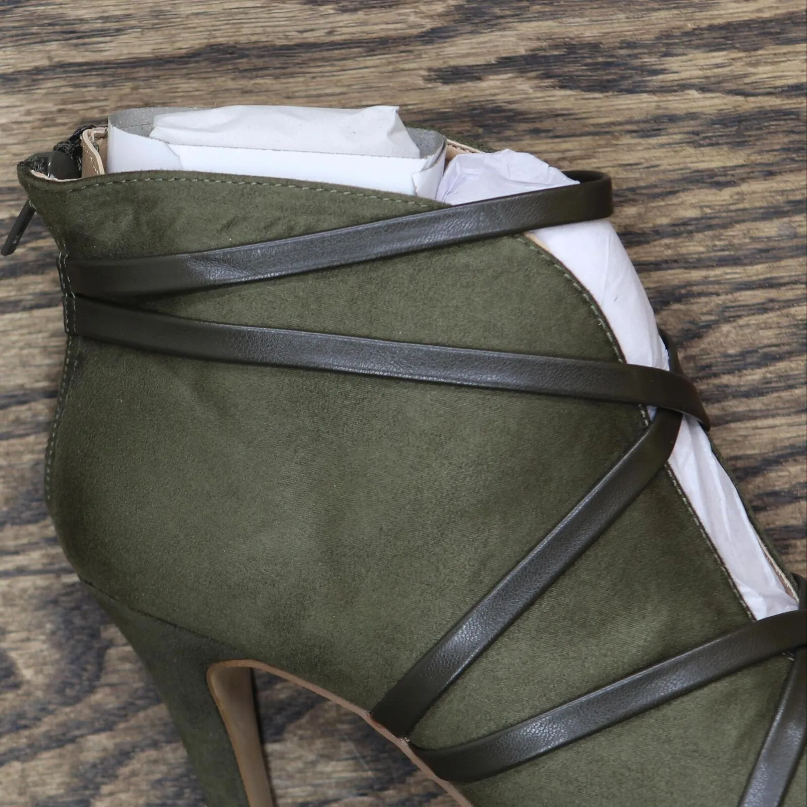 Journee Collection Womens Center Cutout Bootie Boots SAMARA Olive Green 6M