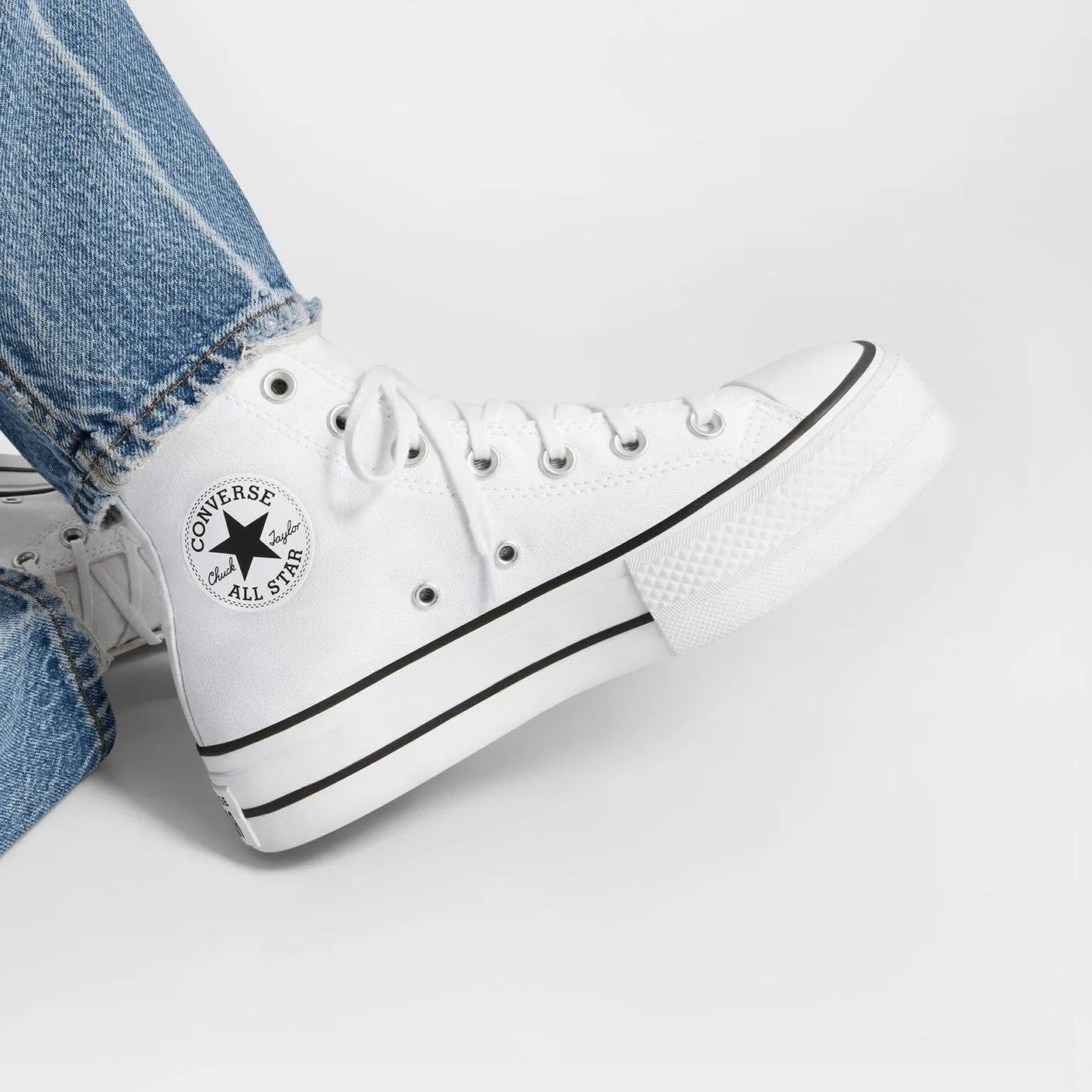 Kid's Chuck Taylor All Star Lift Platform Leather Grade School