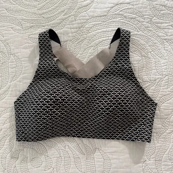 Lululemon - Enlite Bra - Monochromic Black