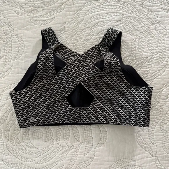 Lululemon - Enlite Bra - Monochromic Black
