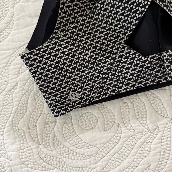 Lululemon - Enlite Bra - Monochromic Black