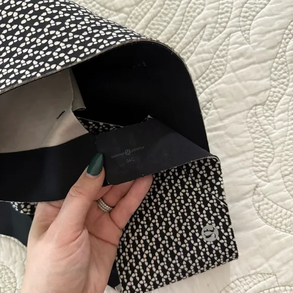Lululemon - Enlite Bra - Monochromic Black