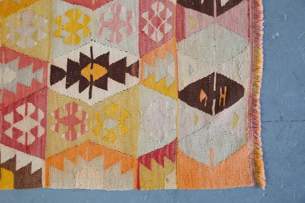 Old Denizli Tavas Kilim 5.6ftx7.9ft