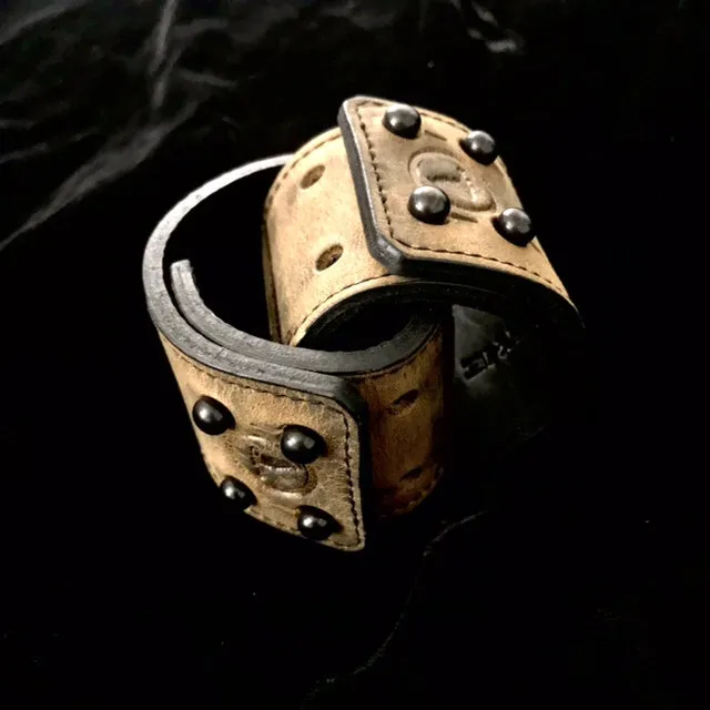 RIVAL SONS LIONS LEATHER CUFF SET