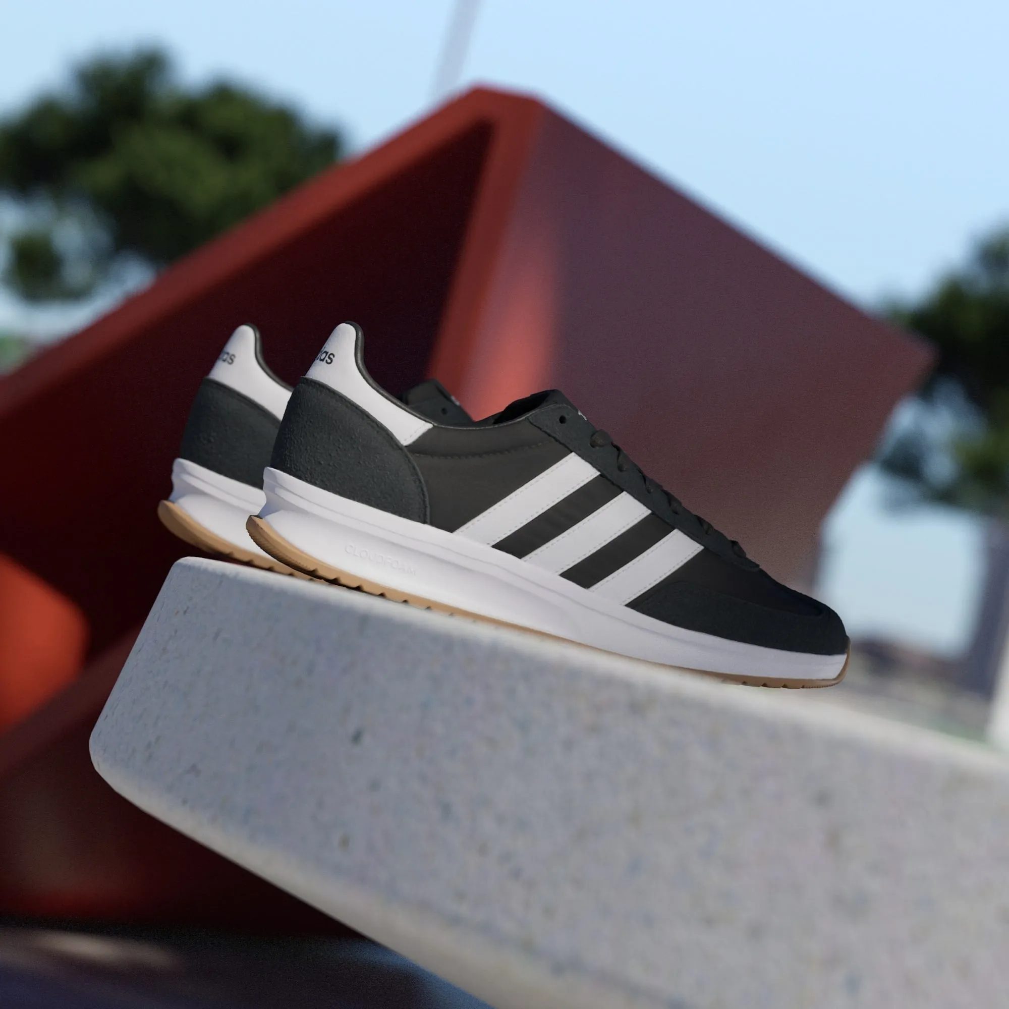 RUN 70S 2.0 SHOES
