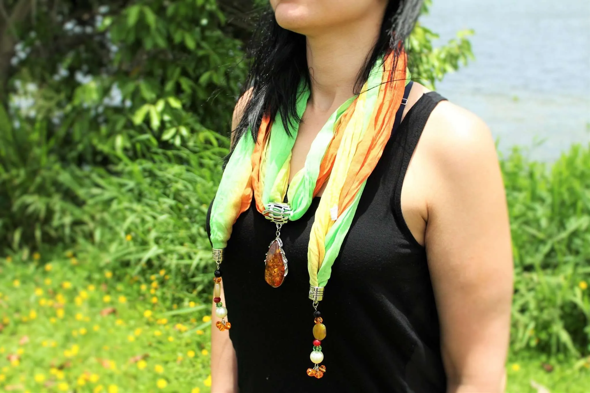 Summer Platter Pendant Scarf