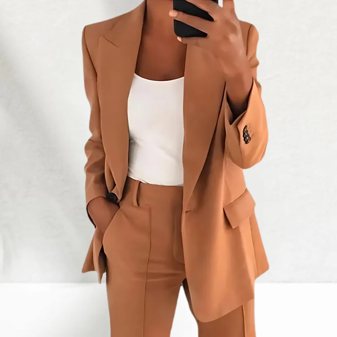 Teresa - Two-Piece Women's Suit