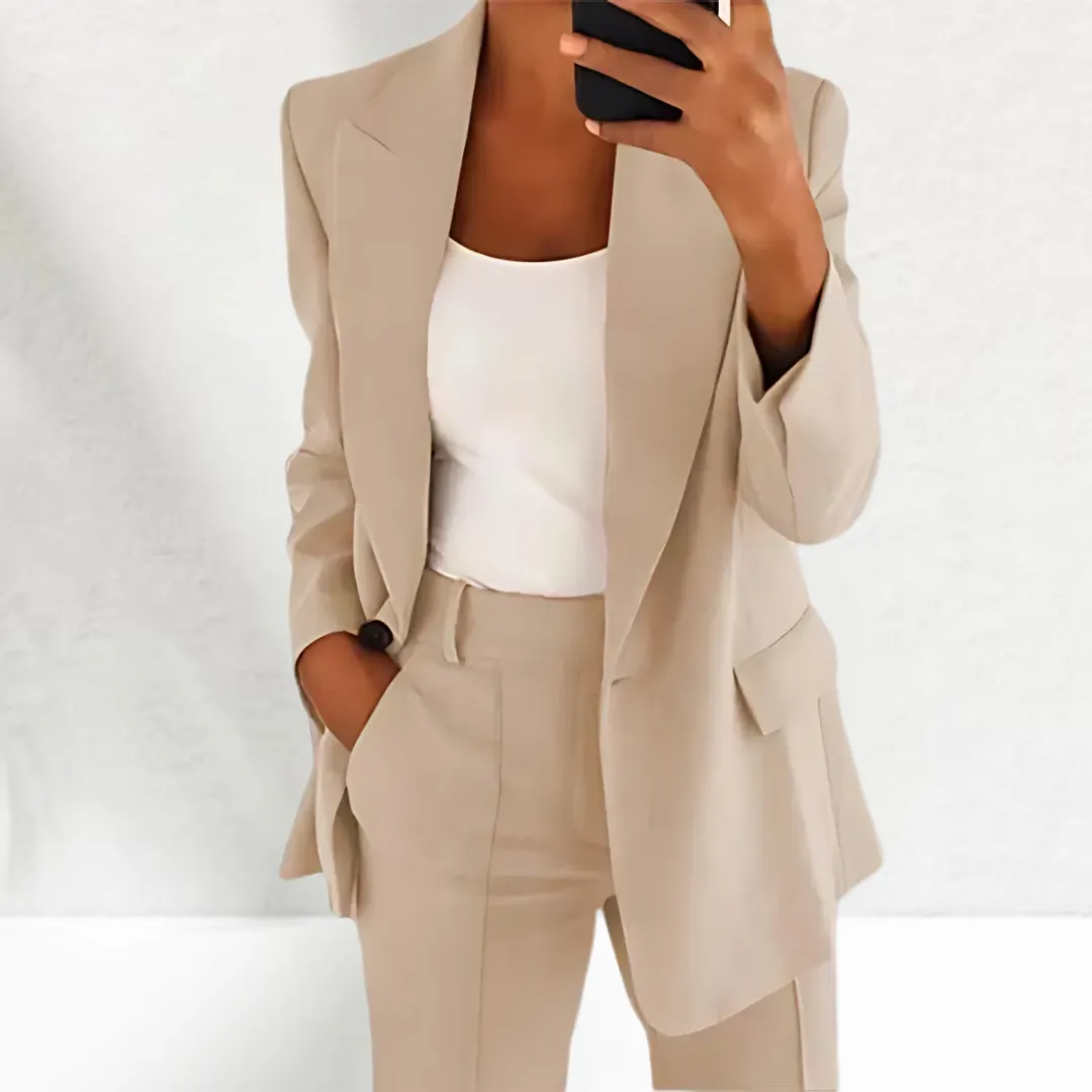 Teresa - Two-Piece Women's Suit