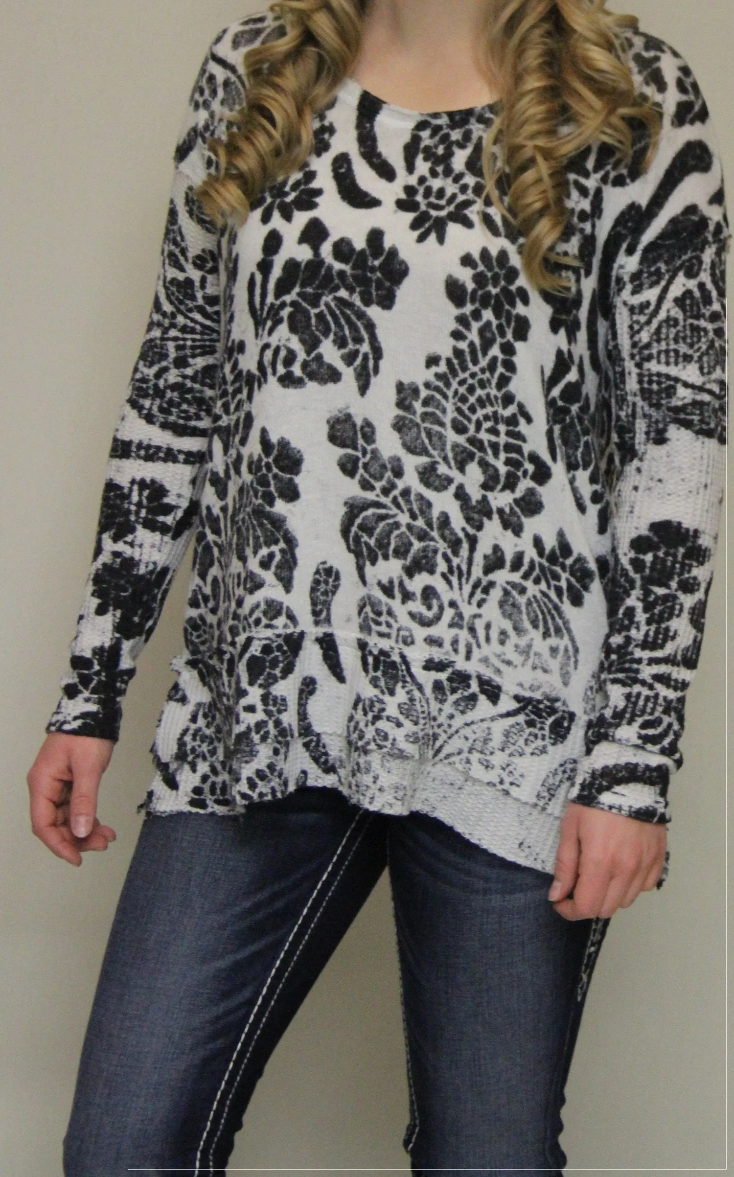 T*PARTY | Black and White Long Sleeve