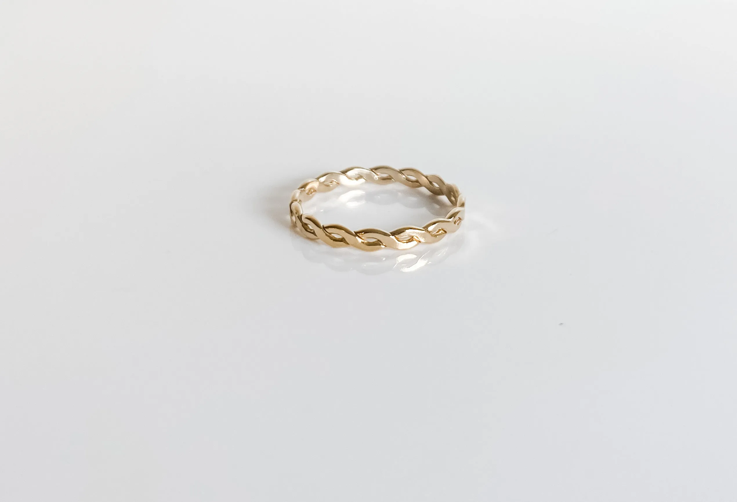 WOVEN RING